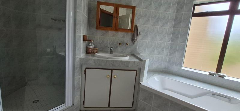 To Let 4 Bedroom Property for Rent in Hersham Western Cape